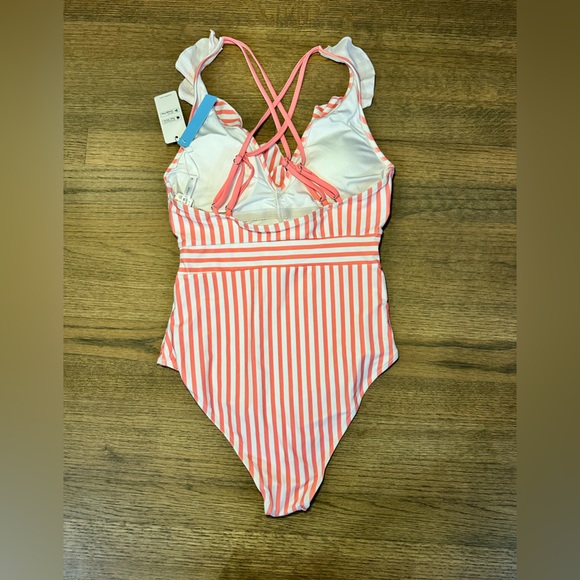 NEW Cupshe V-Neck- Ruffled-One Piece-Striped- Criss Cross Back-Swimsuit-Medium - Picture 5 of 10
